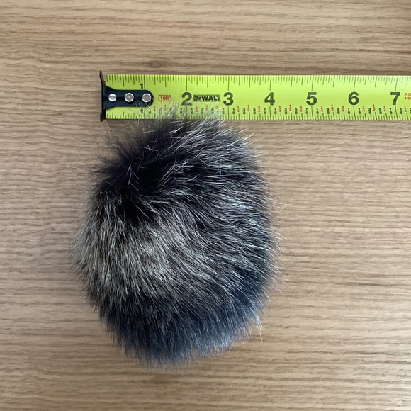 FUR | accessory - Picture 4 of 4